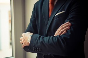 エアライン証明写真に適したスーツ、着こなし方を男女別にご紹介！3