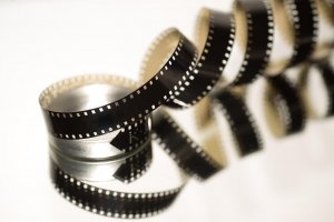 エアライン写真でオン眉・ぱっつんについて、前髪短め女子におすすめのスタイルを紹介！7