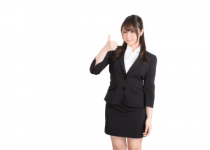 エアライン写真は絶対スカート？パンツは？丈の適切な長さや注意点を解説！5