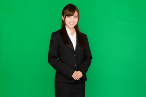 エアライン写真は絶対スカート？パンツは？丈の適切な長さや注意点を解説！3