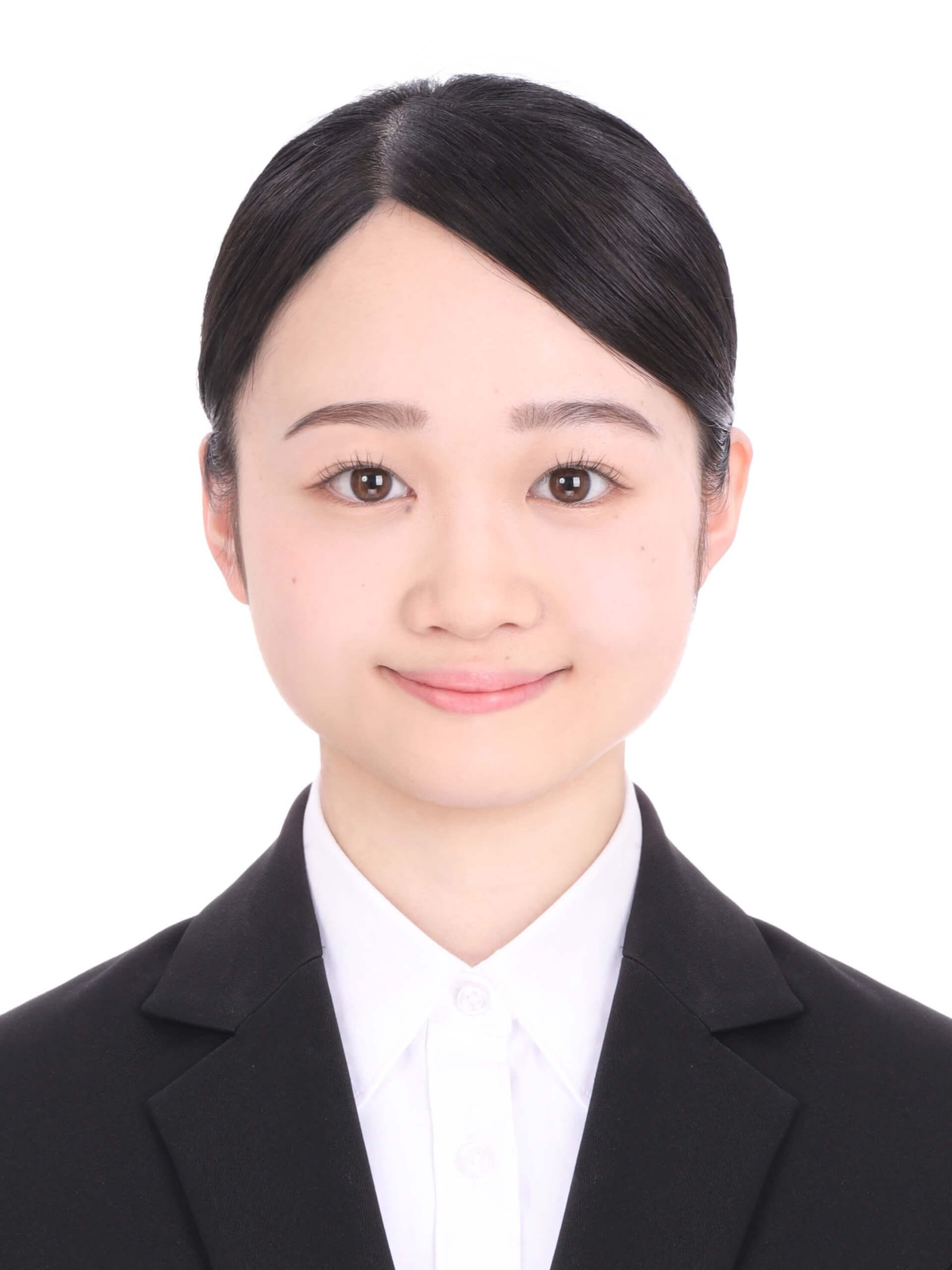 女子就活生のプロがヘアメイクして、撮影指導をした証明写真のアフター
