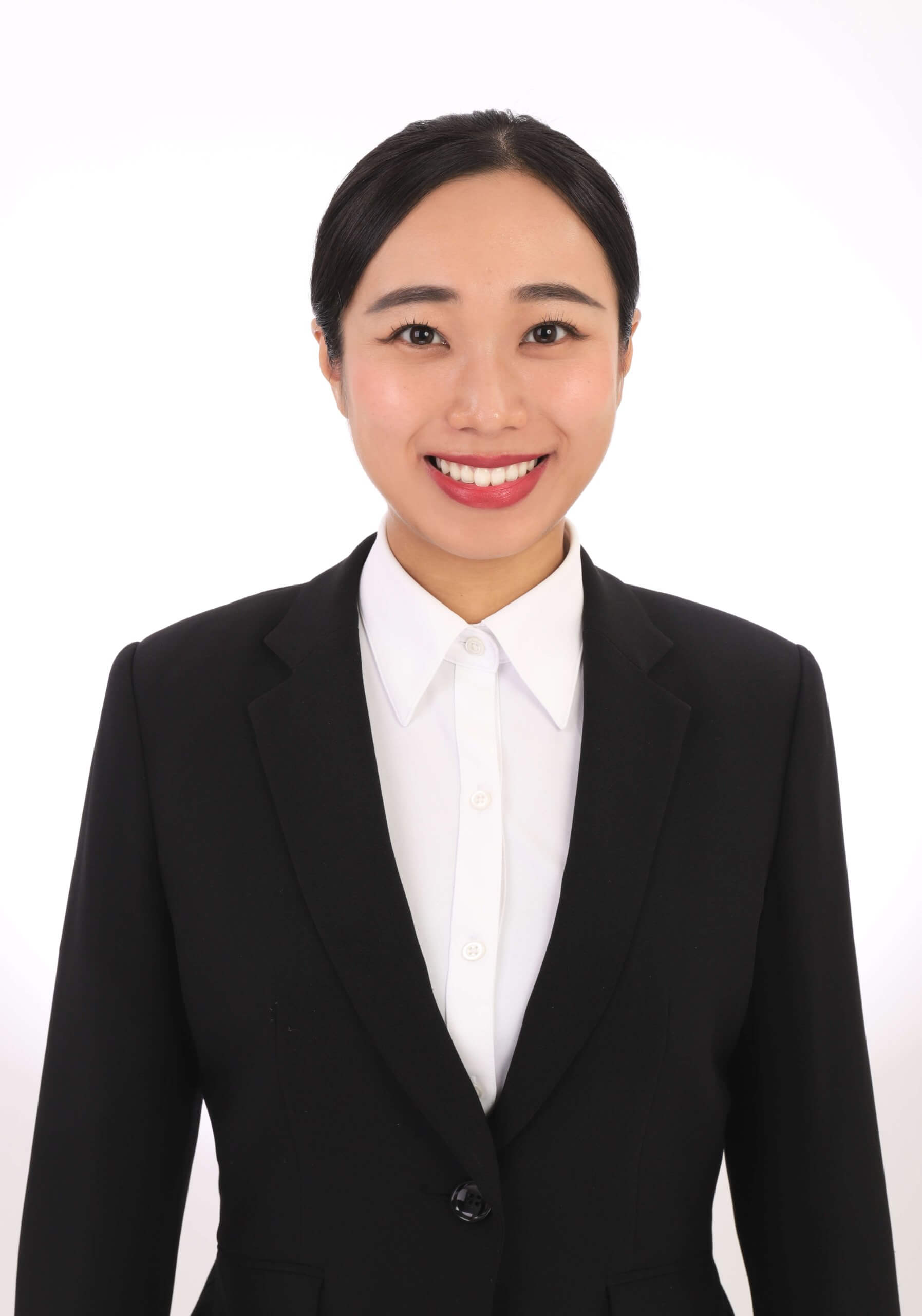 女子就活生のプロがヘアメイクして、撮影指導をした証明写真のアフター