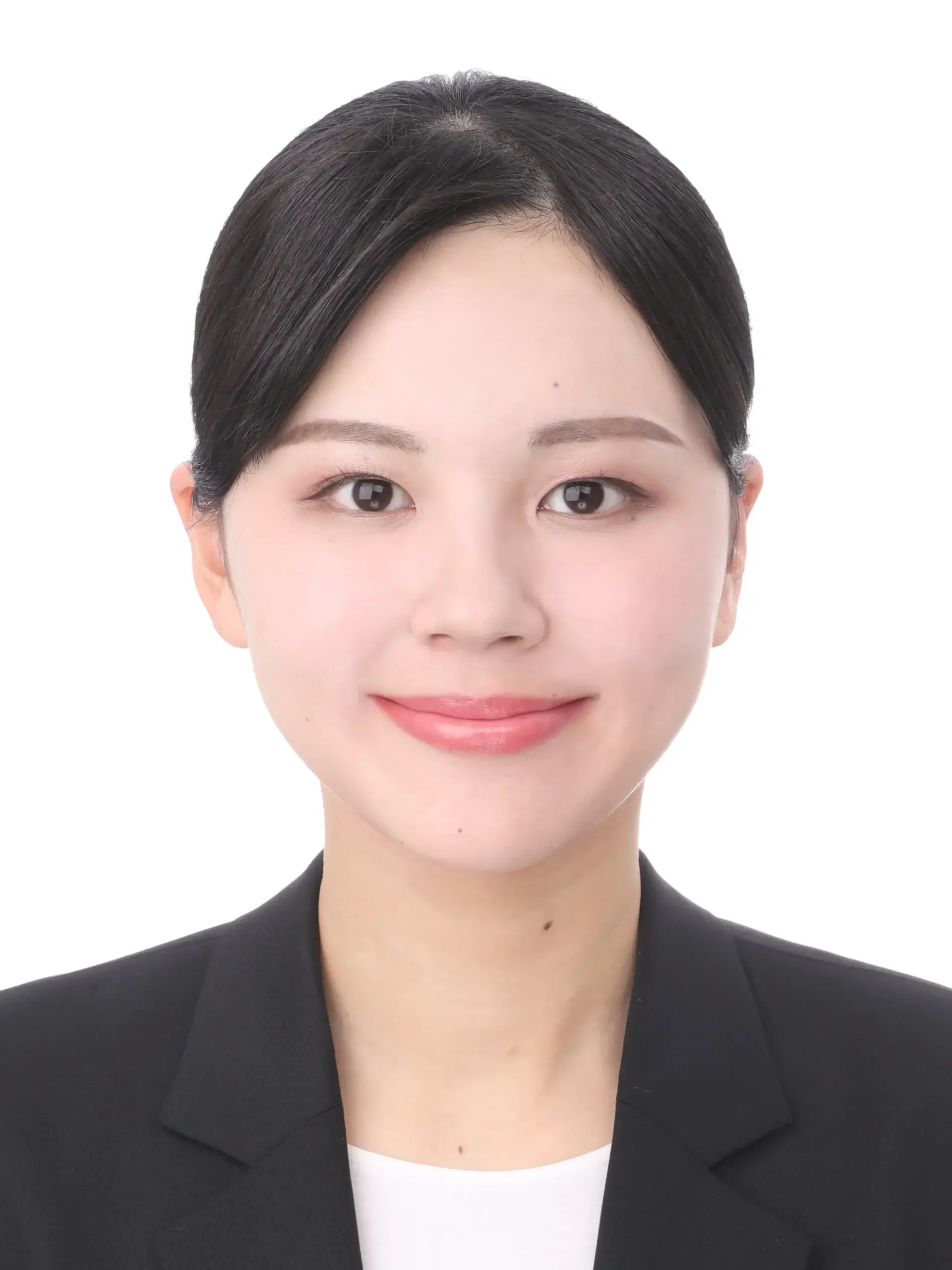 女子就活生のプロがヘアメイクして、撮影指導をした証明写真のアフター