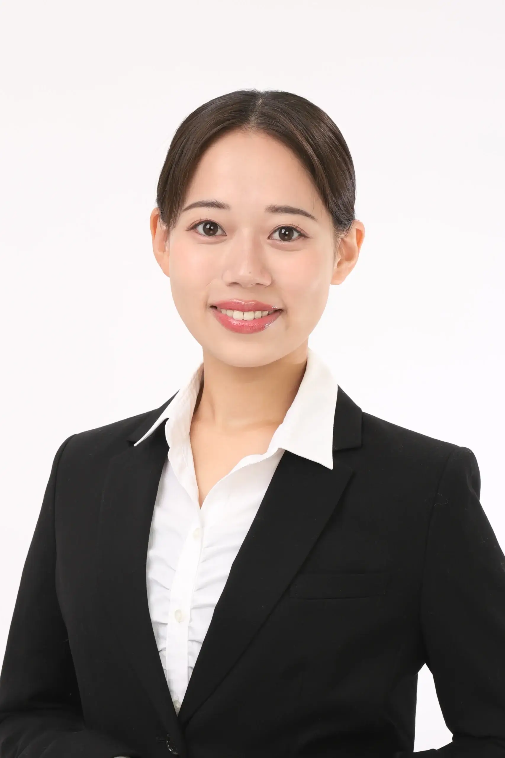 女子就活生の証明写真のビフォー