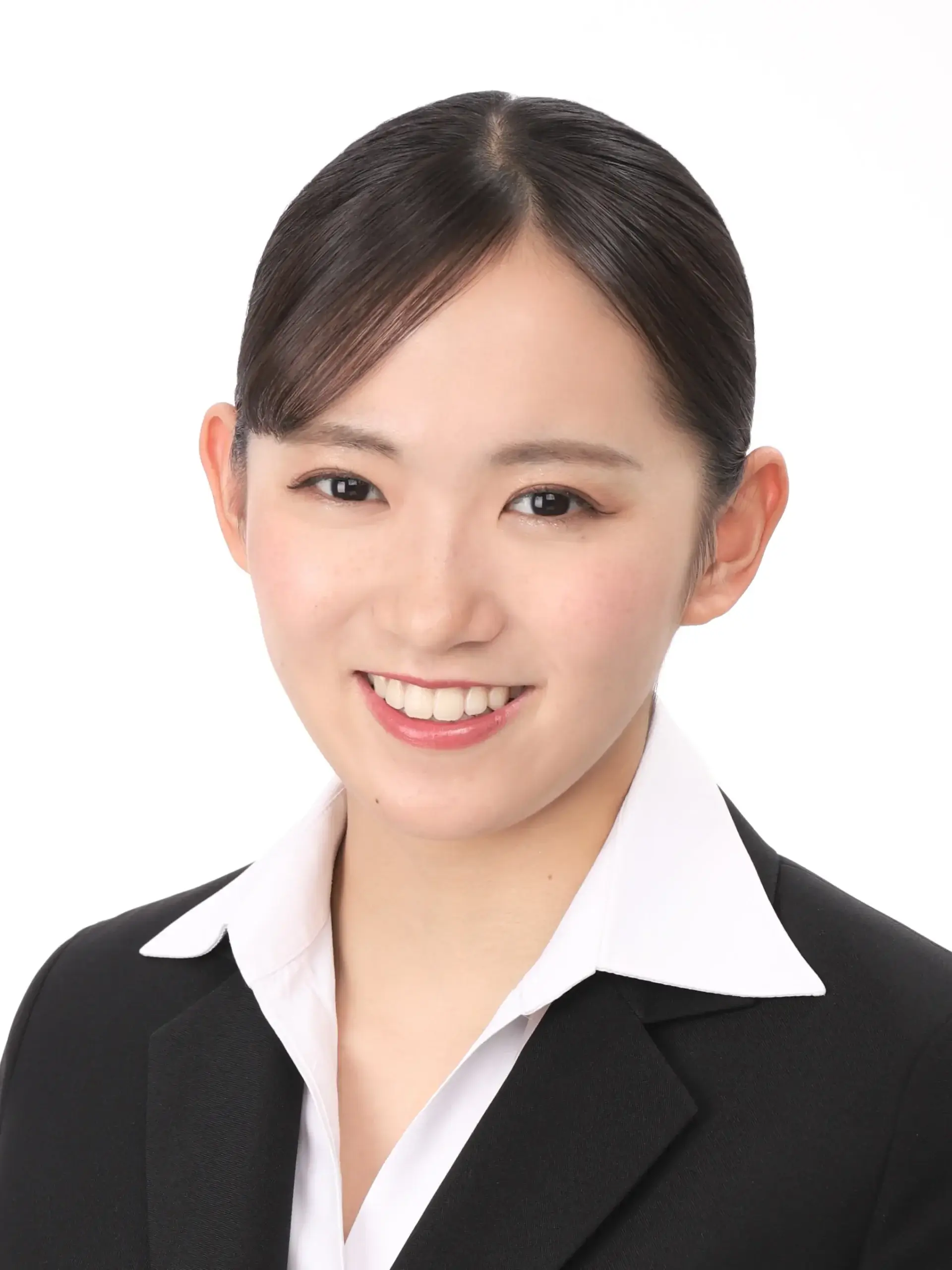 女子就活生のプロがヘアメイクして、撮影指導をした証明写真のアフター