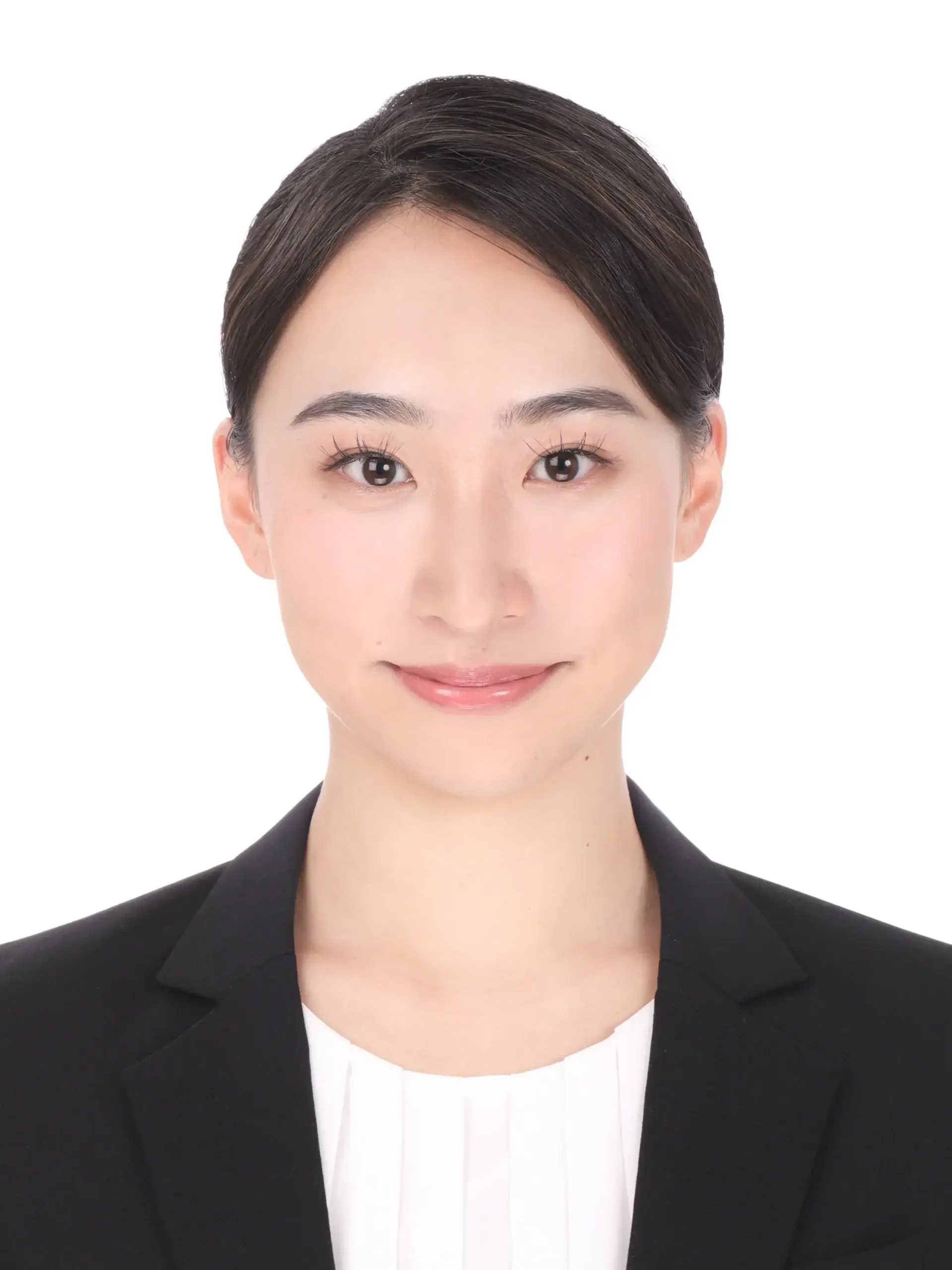 女子就活生のプロがヘアメイクして、撮影指導をした証明写真のアフター