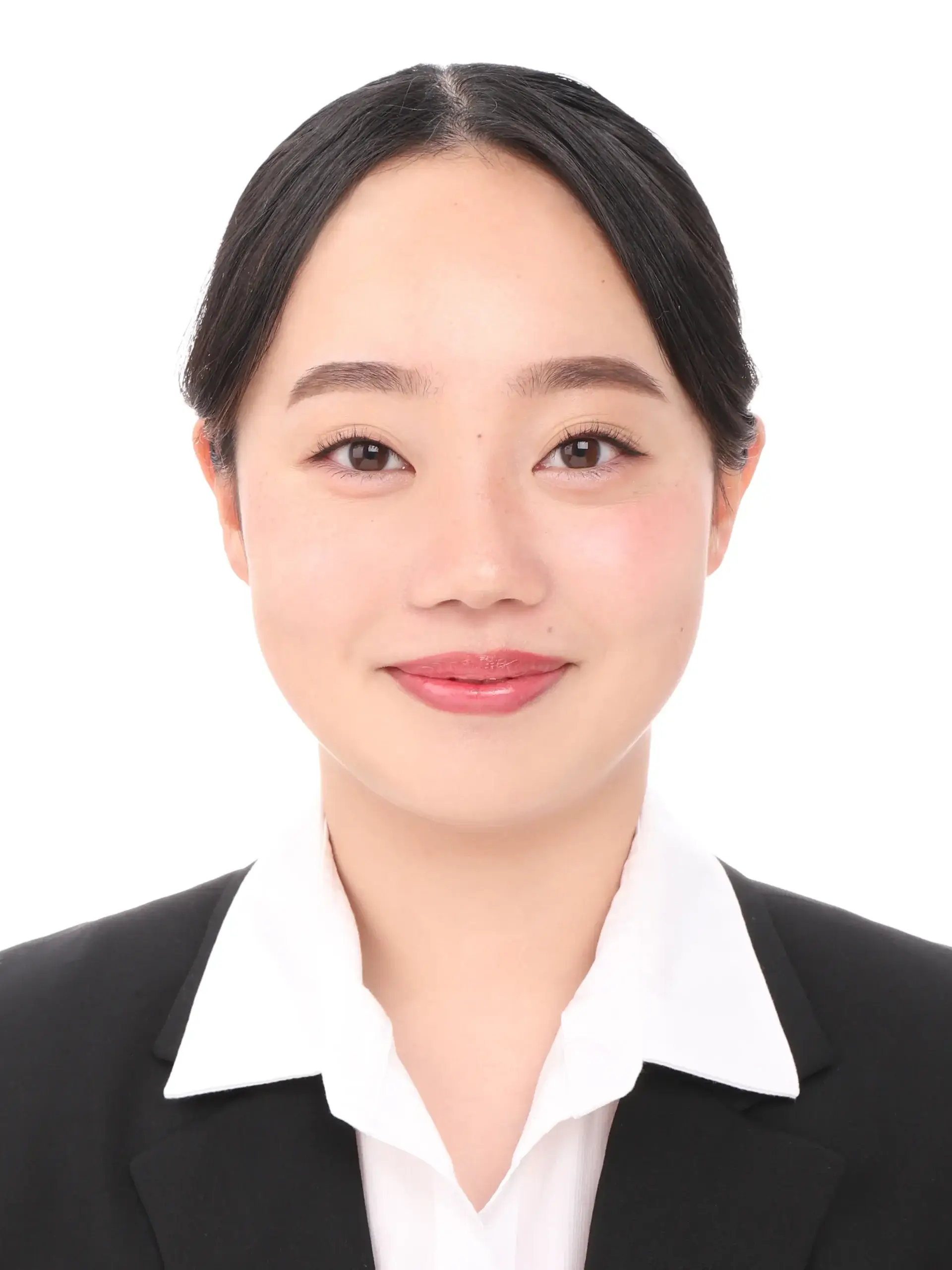 女子就活生のプロがヘアメイクして、撮影指導をした証明写真のアフター