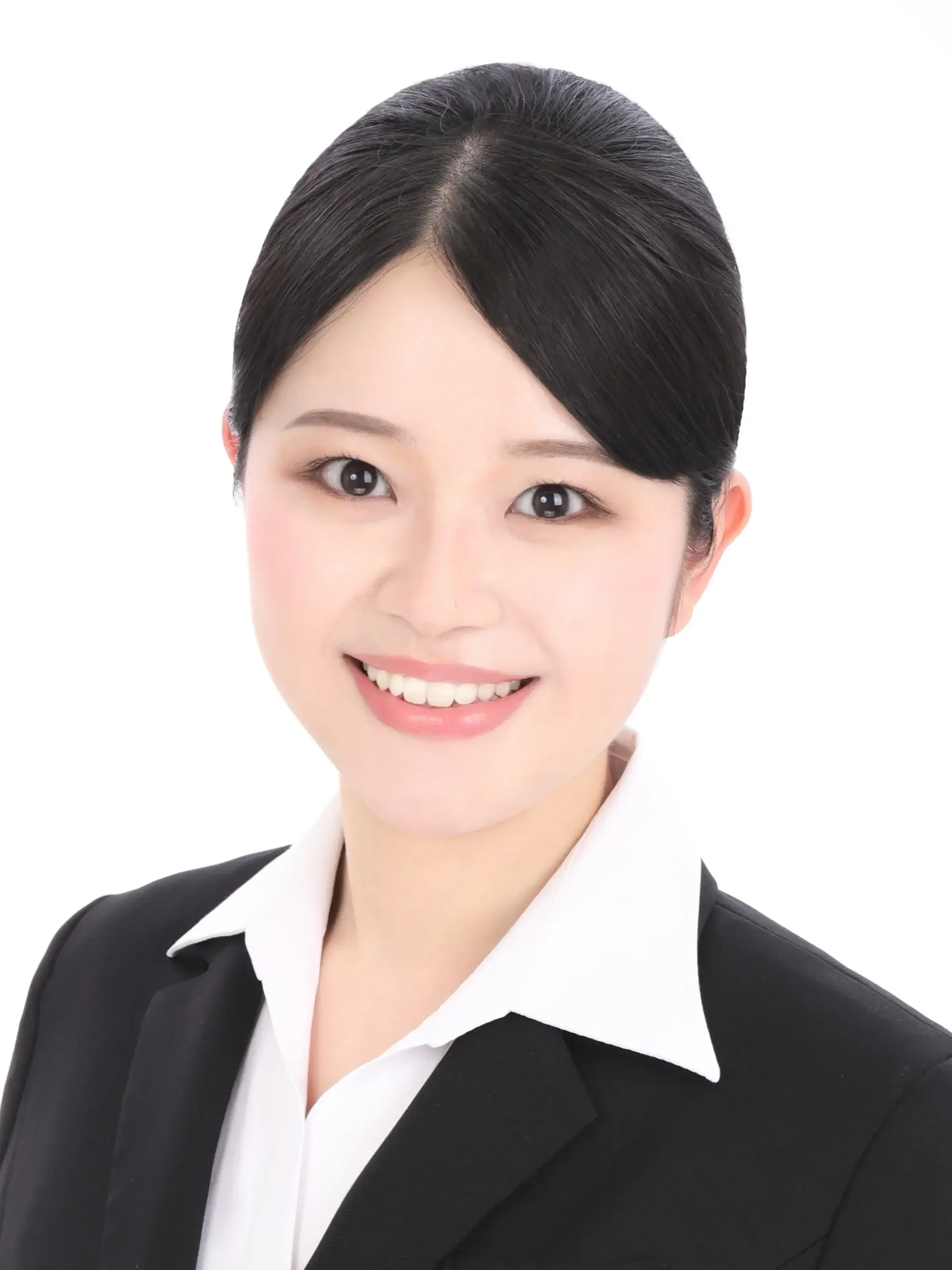 女子就活生のプロがヘアメイクして、撮影指導をした証明写真のアフター