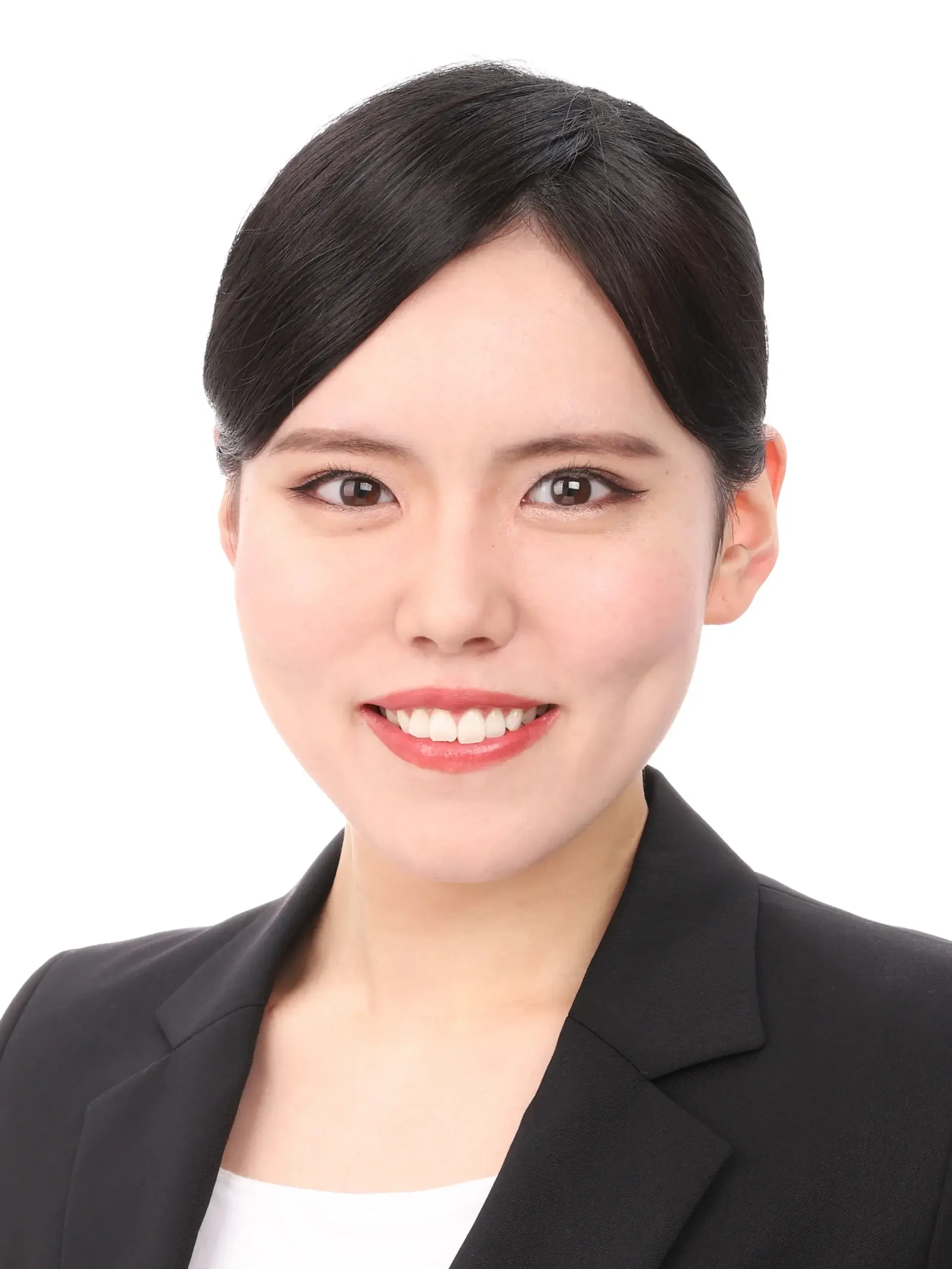女子就活生のプロがヘアメイクして、撮影指導をした証明写真のアフター