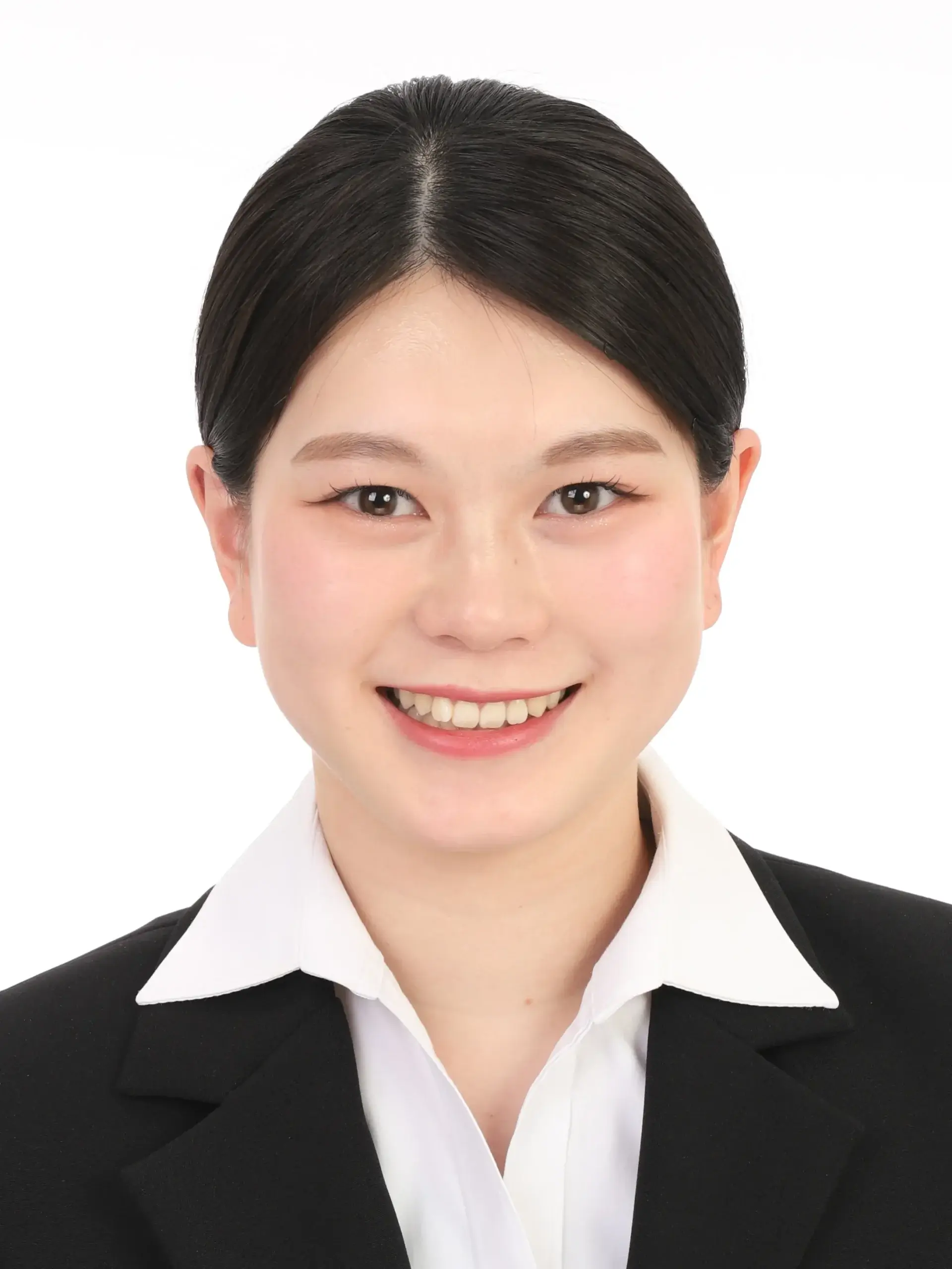 女子就活生の証明写真のビフォー