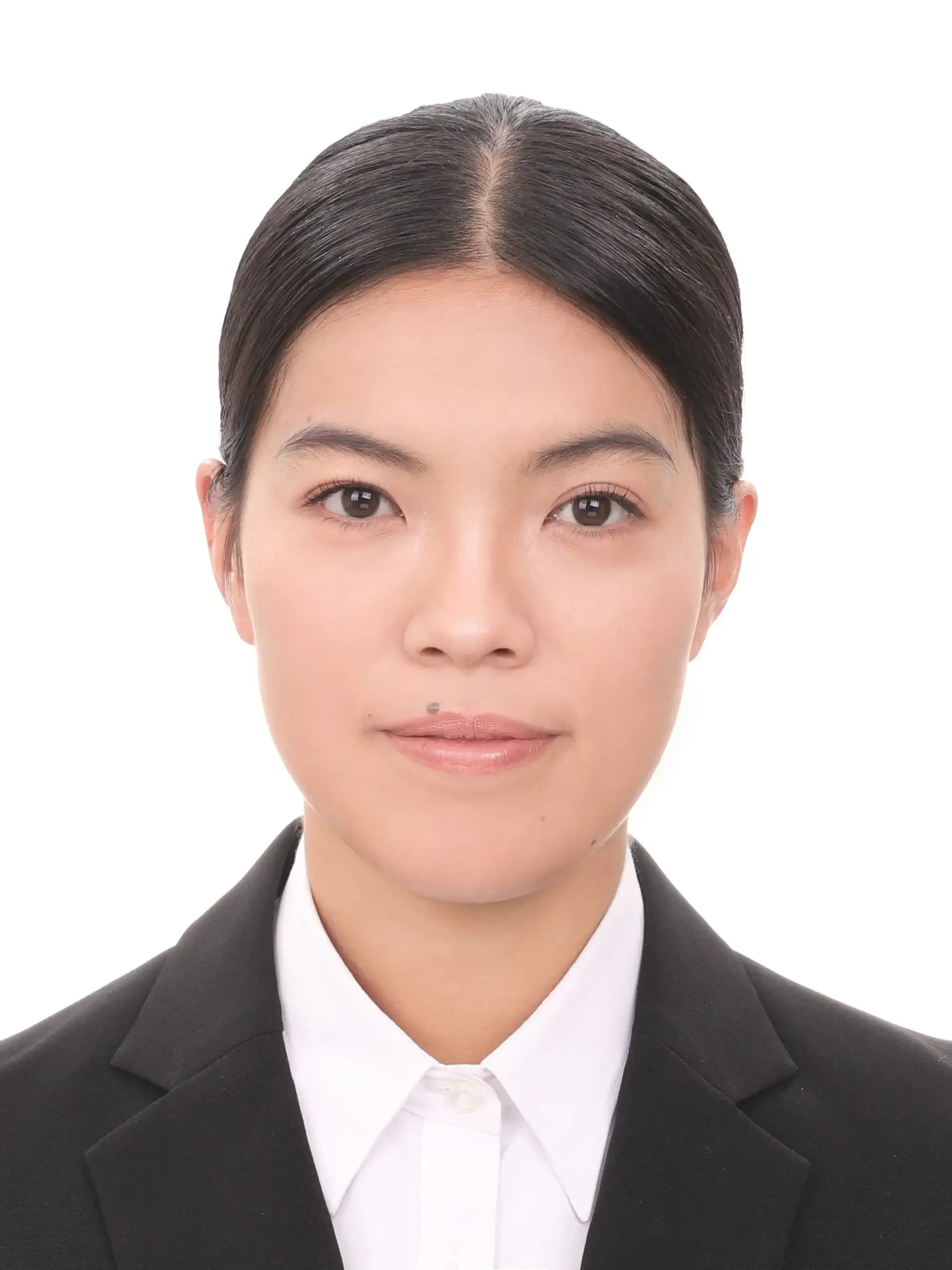 女子就活生のプロがヘアメイクして、撮影指導をした証明写真のアフター
