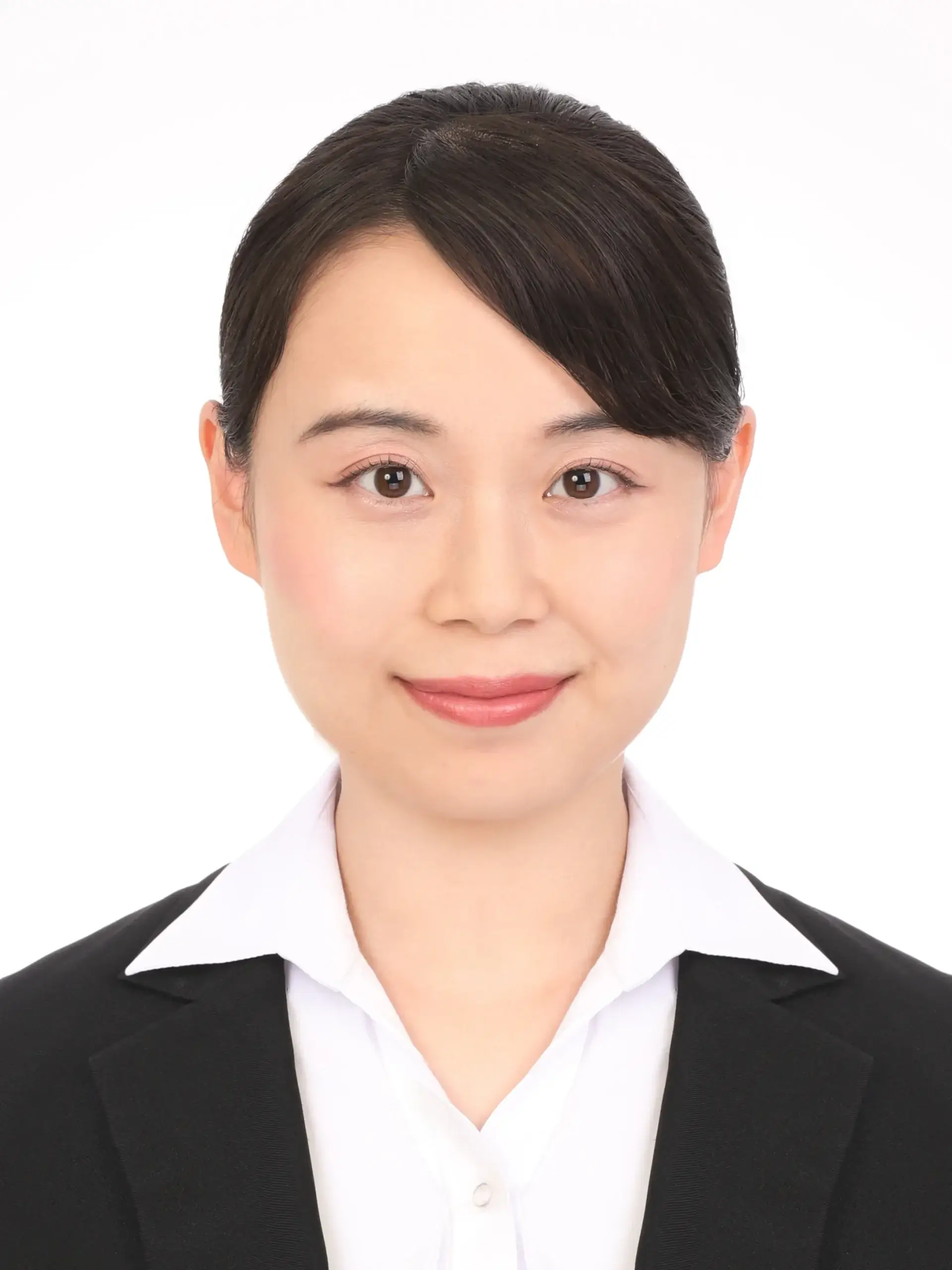 女子就活生のプロがヘアメイクして、撮影指導をした証明写真のアフター